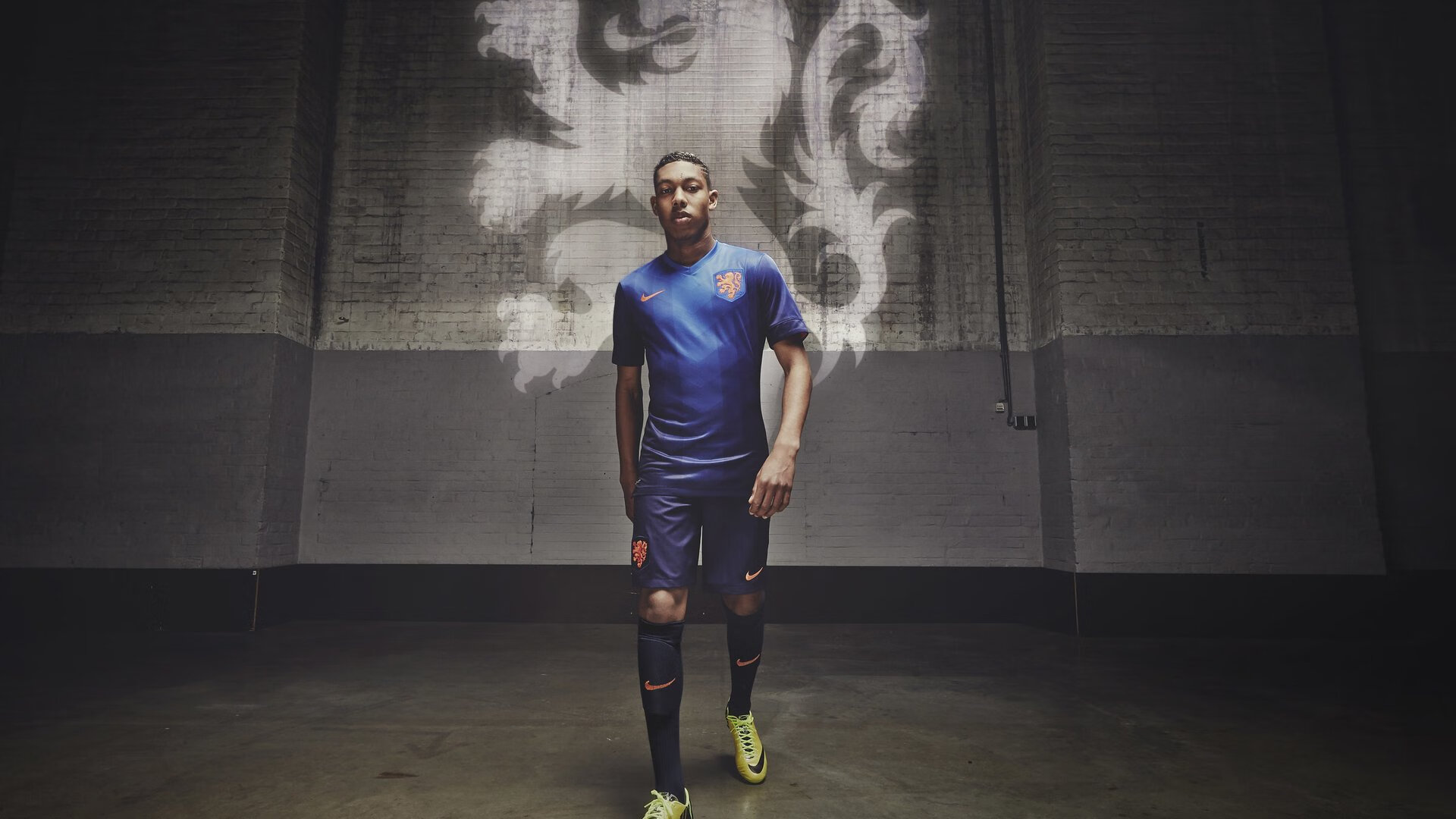 国足球员社交发文感谢球迷，感谢球迷的话